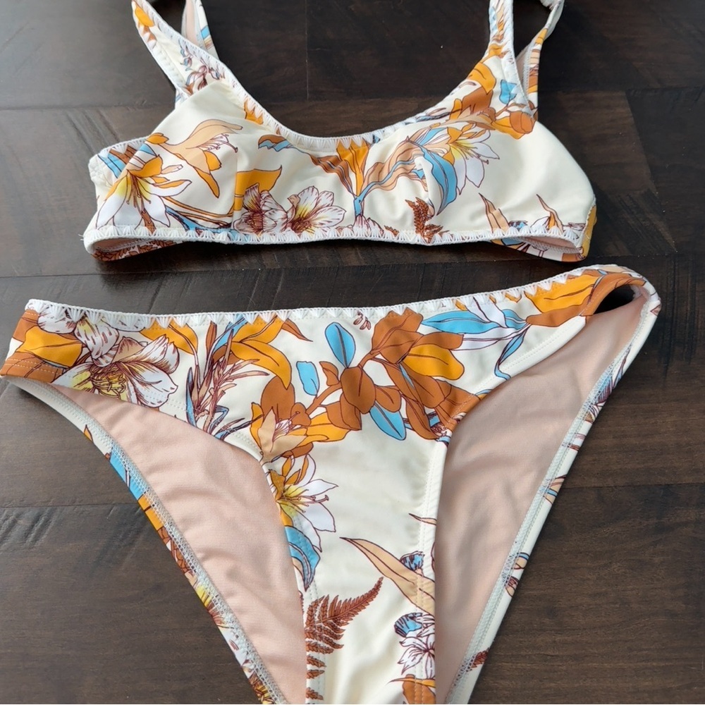 Bikini Set - Picture 14 of 16